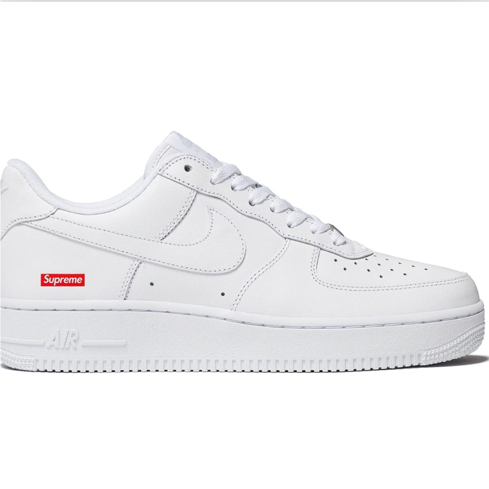 White Supreme x Nike Air Force 1s sz10